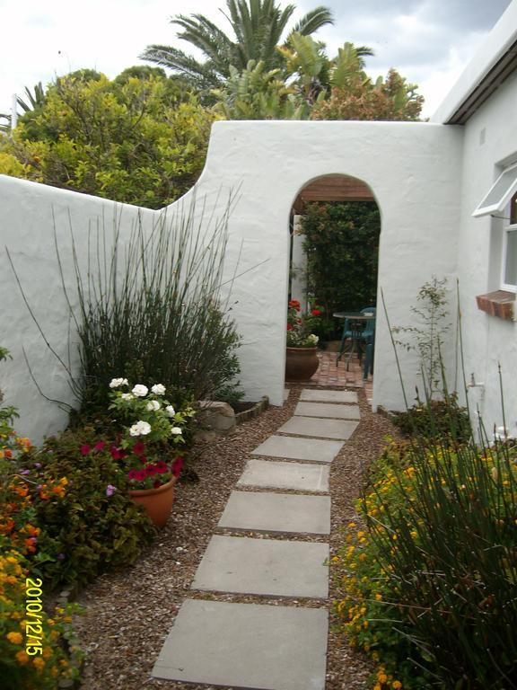 Be My Guest Lodge Bloubergstrand Extérieur photo