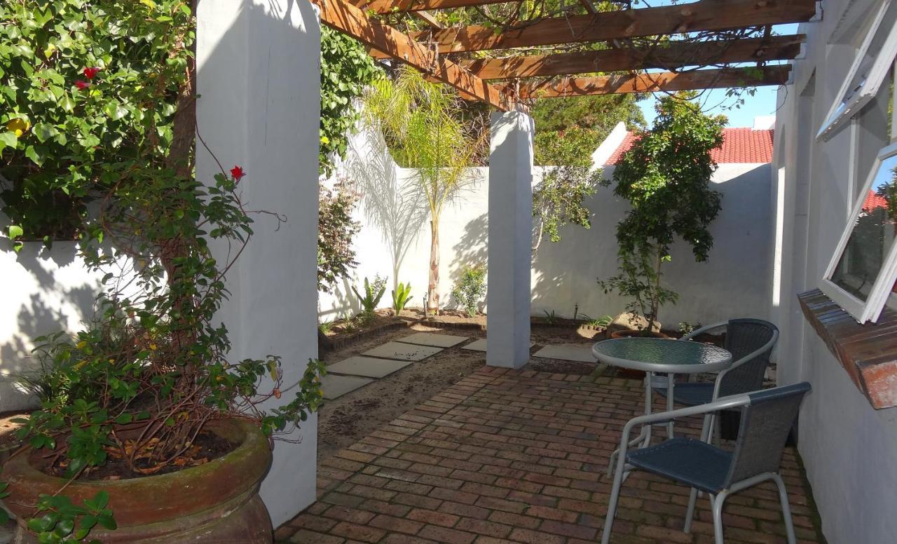 Be My Guest Lodge Bloubergstrand Extérieur photo