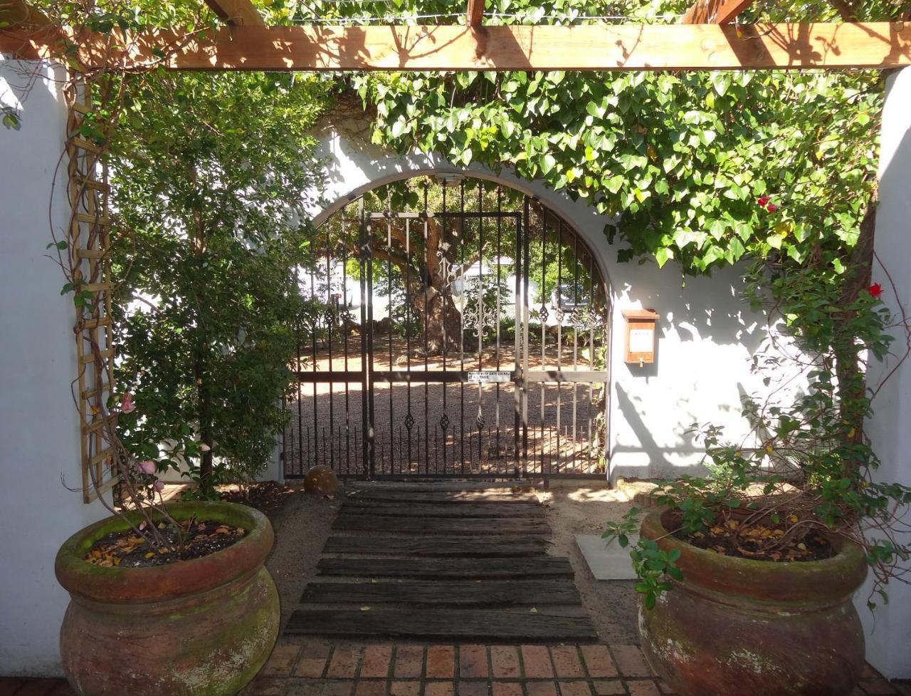 Be My Guest Lodge Bloubergstrand Extérieur photo